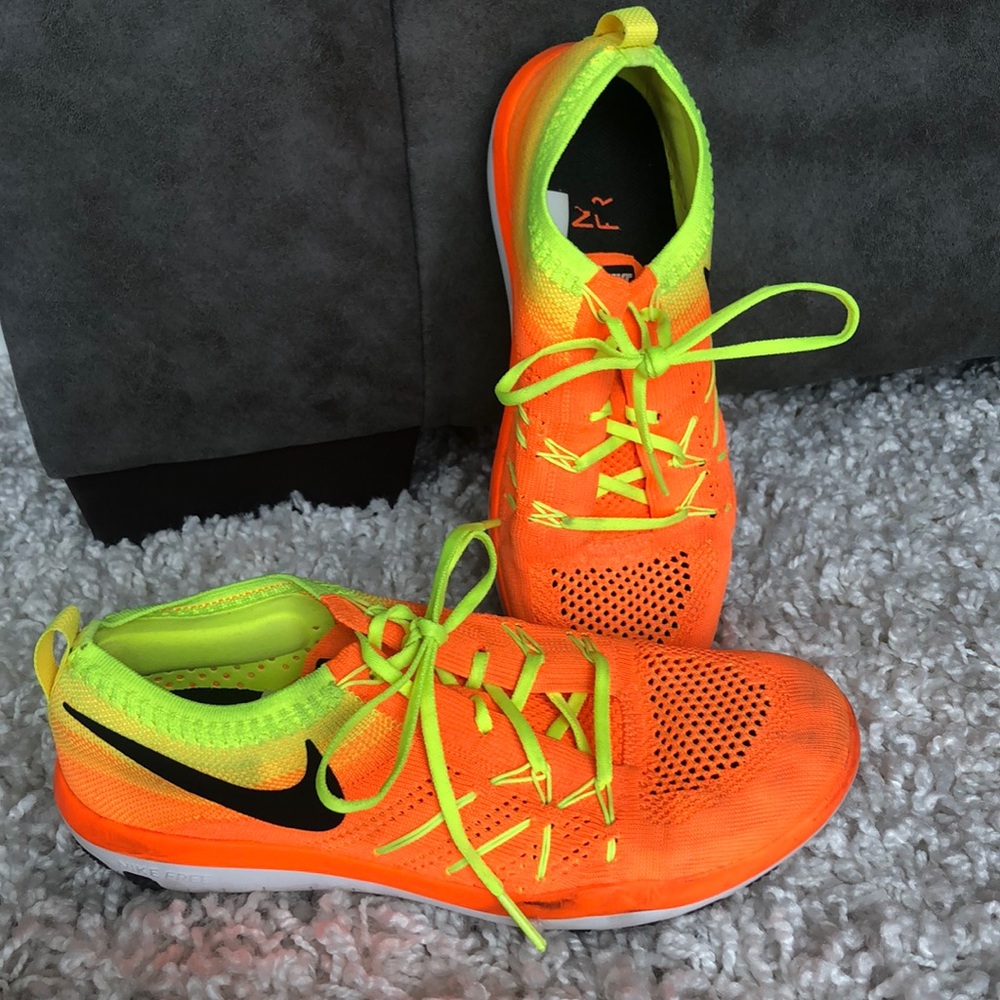 BRIGHT Nike Free
